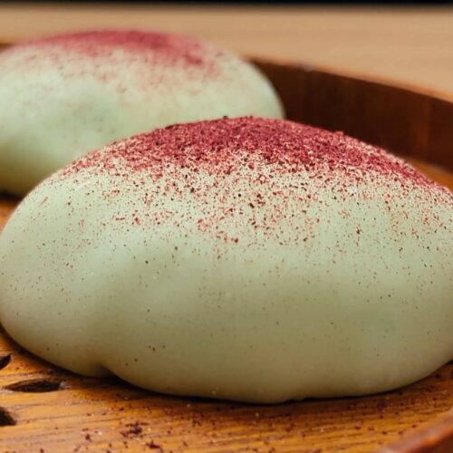 Lavender mochi - a harmonious blend of floral aroma and traditional Japanese sweetness.